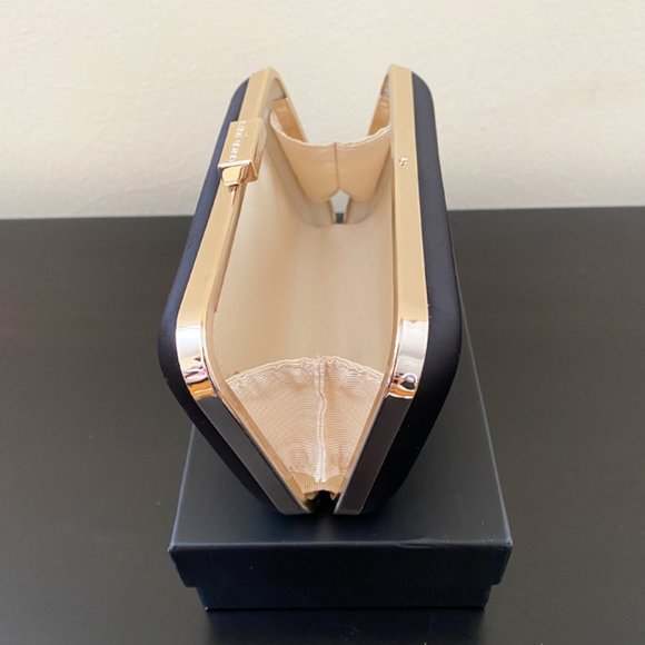 NWT Armani Ladies's Elegant Black Clutch - Picture 5 of 9